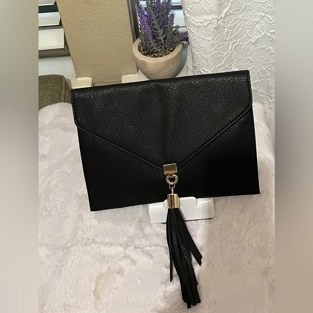 Big Buddha Envelope Tassel Clutch Black W Gold Hardware W Bonus Chain! - Picture 3 of 9